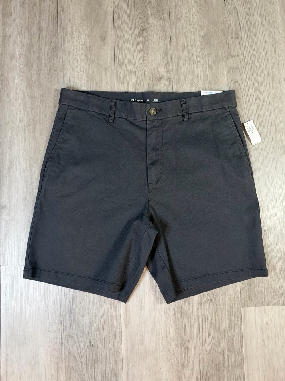 Old Navy Men’s Dark Gray Slim Built-In Flex Chino Shorts Flat Front size 36 NWT.